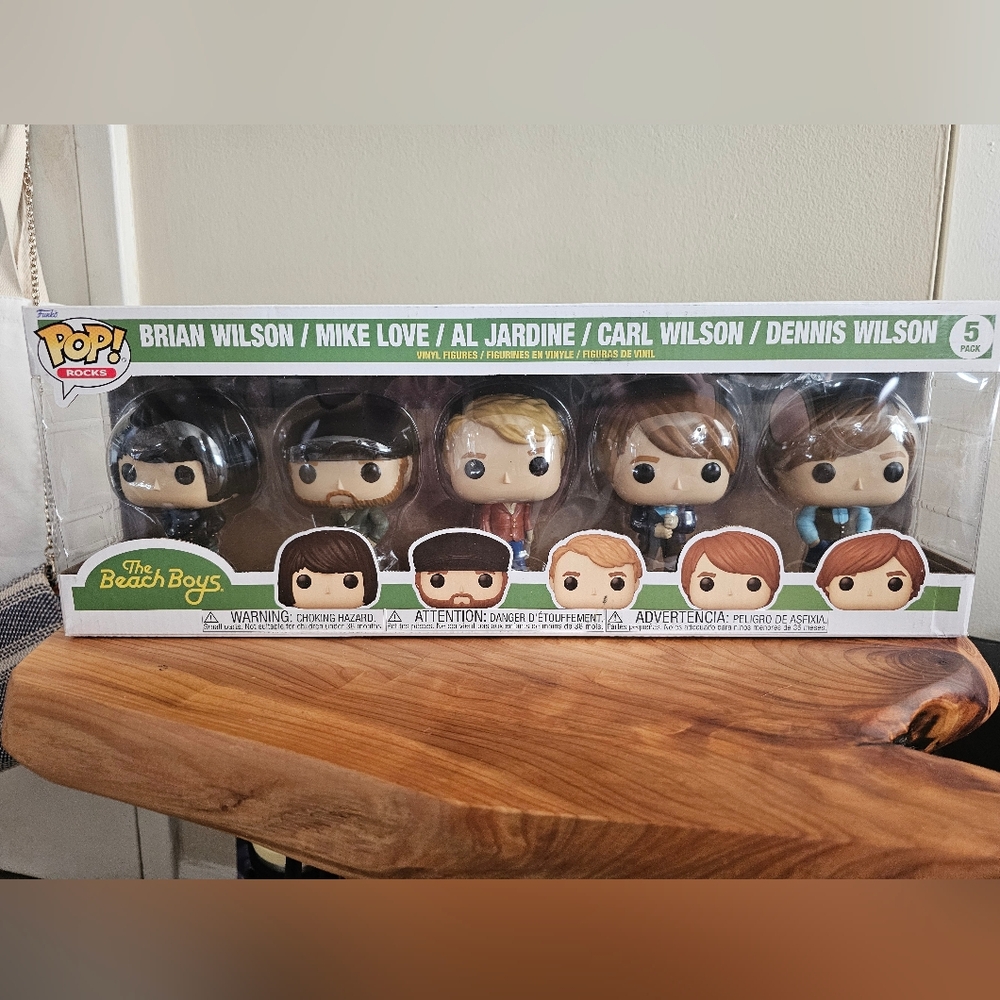 Funko Pop! Rocks The Beach Boys 5-Pack Vinyl Figure Set - White & Green Box - Picture 2 of 3